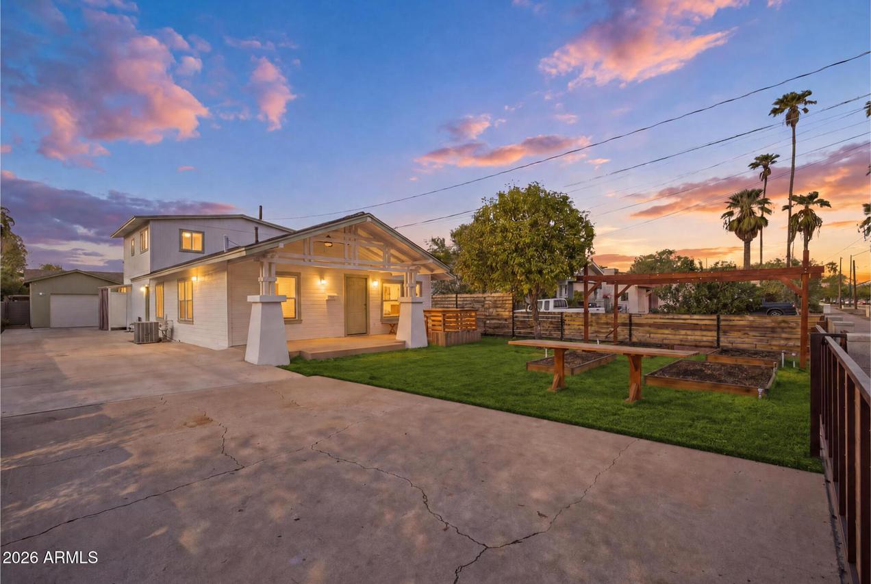 132 S Hibbert, Mesa, AZ 85210