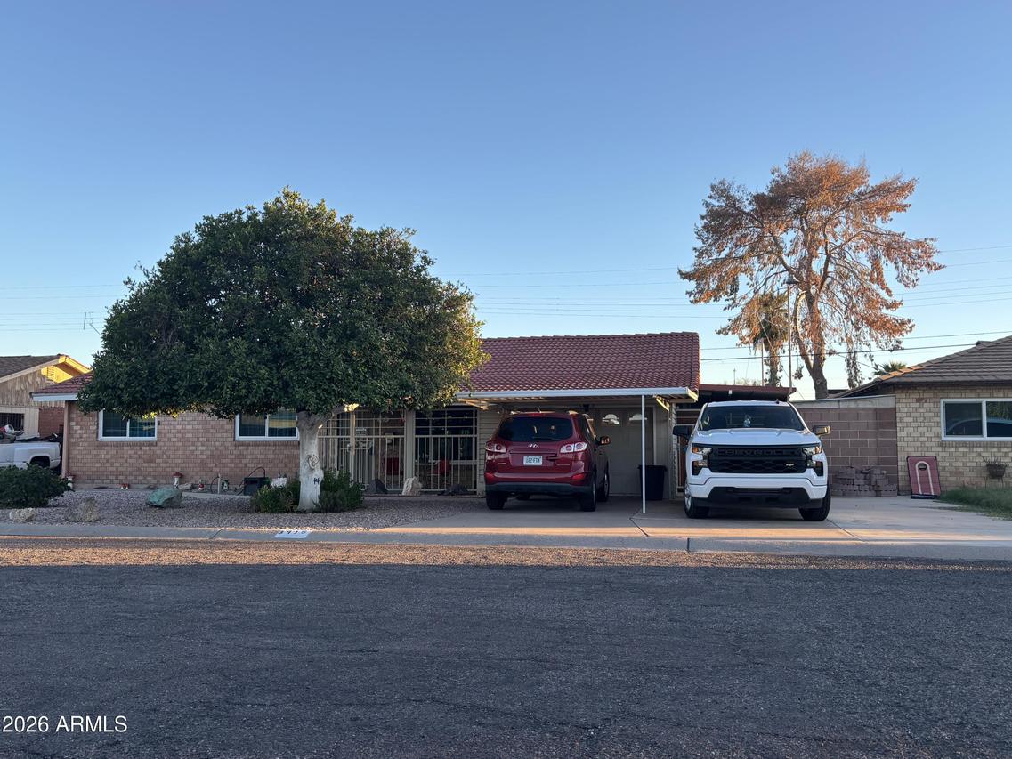 3915 W Keim Dr., Phoenix, AZ 85019