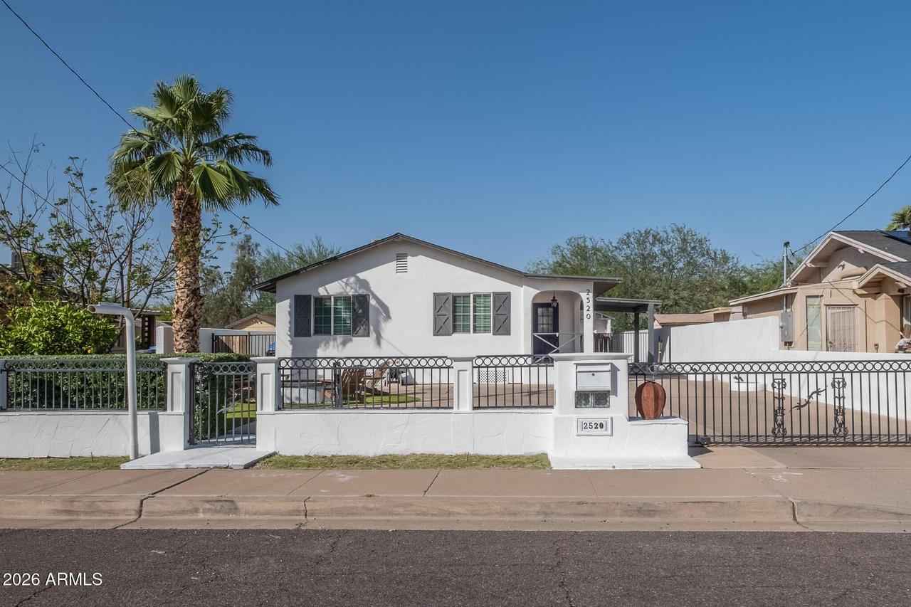 2520 N 15th St., Phoenix, AZ 85006