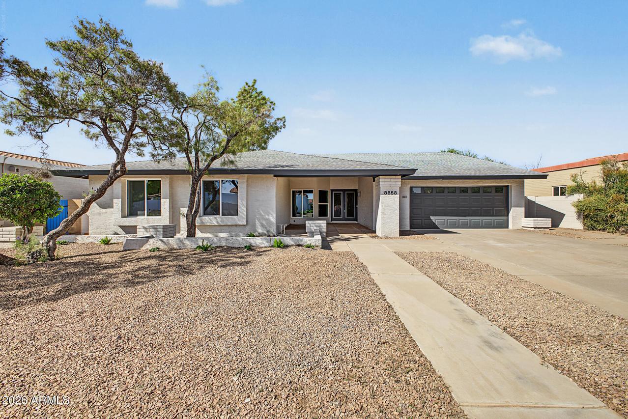 8858 S Los Feliz Dr., Tempe, AZ 85284