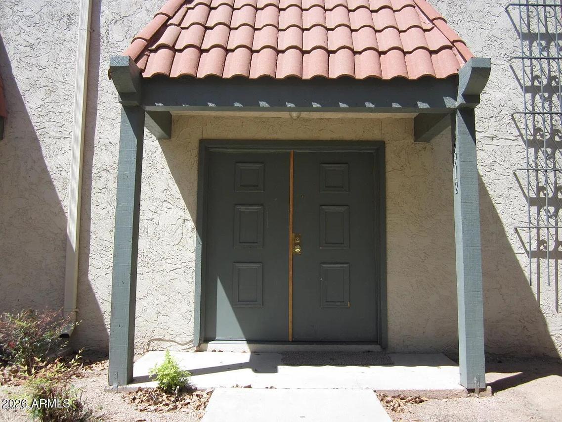 5912 W Golden Ln., Glendale, AZ 85302