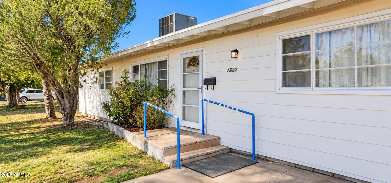 1537 San Antonio Dr., Douglas, AZ 85607