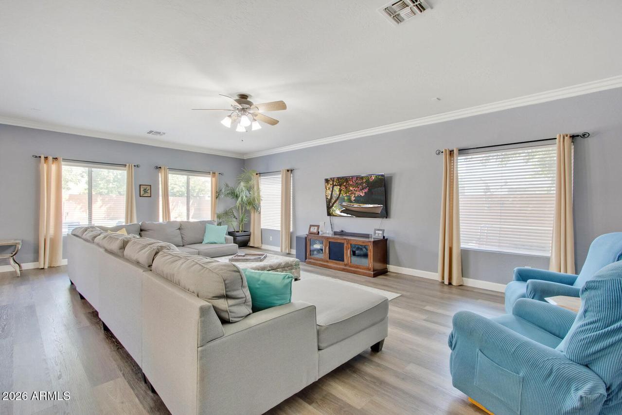 1122 E Canyon Way, Chandler, AZ 85249