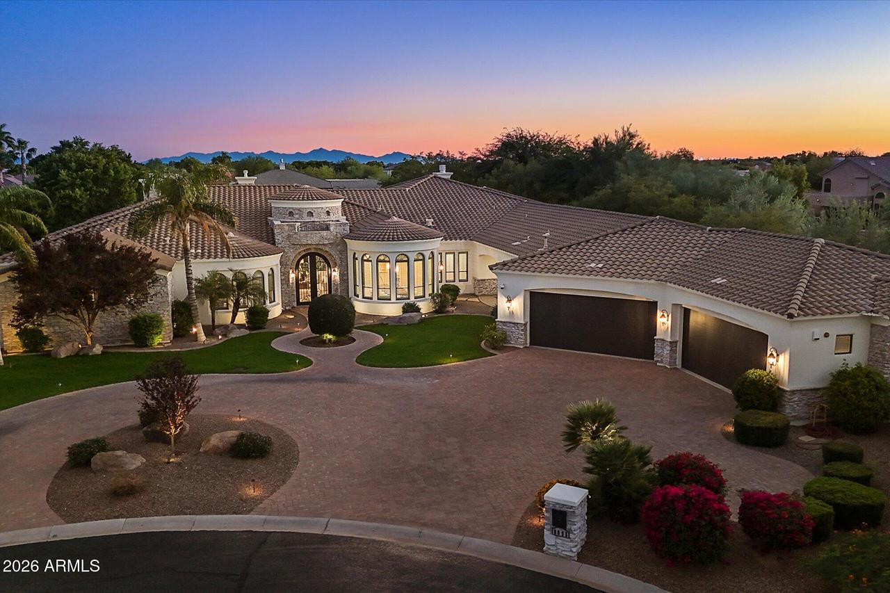 8095 W Expedition Way, Peoria, AZ 85383