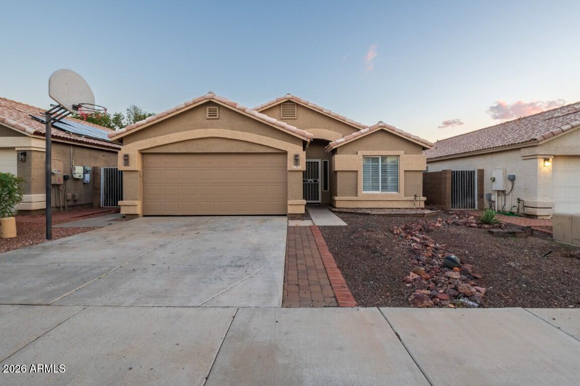 3521 W Fallen Leaf Ln., Glendale, AZ 85310