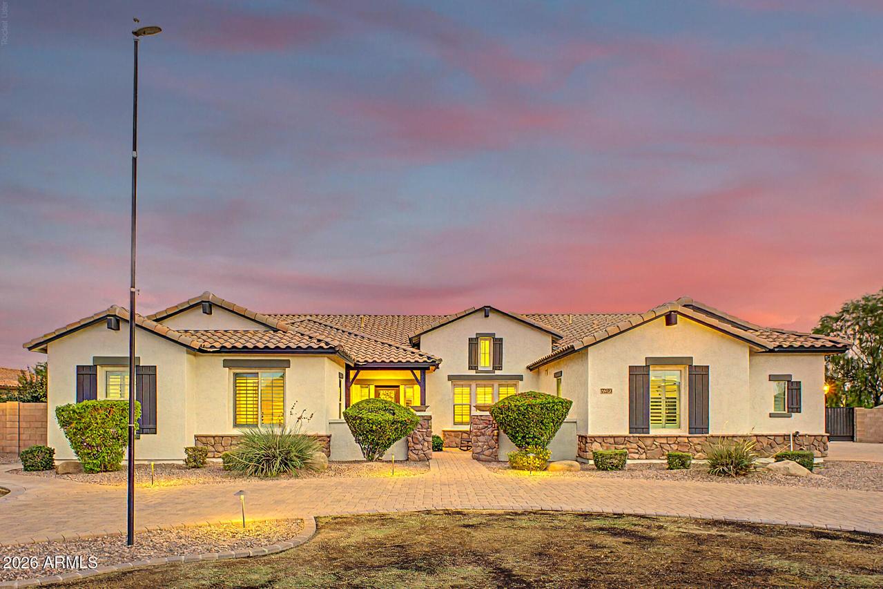 7293 W Fallen Leaf Ln., Peoria, AZ 85383