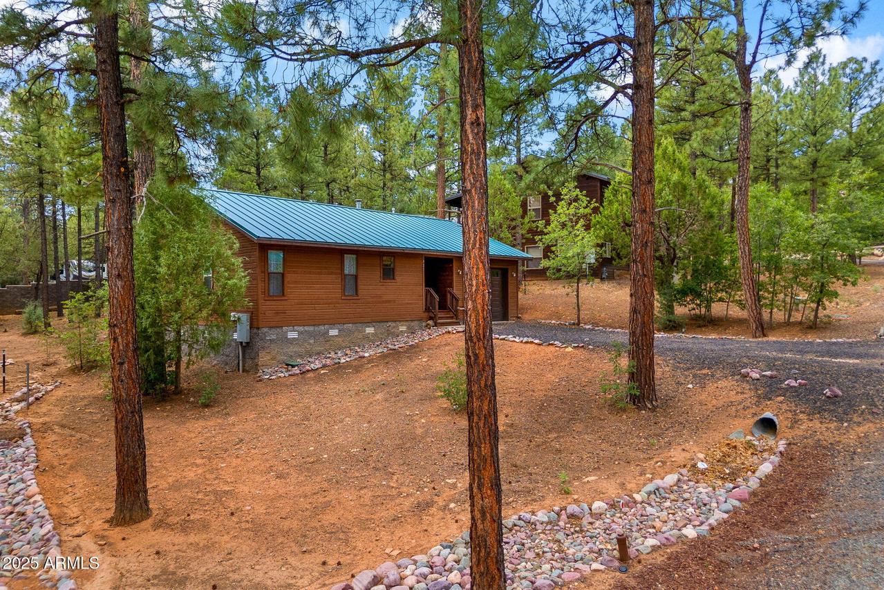 921 E Lauren Ct., Show Low, AZ 85901