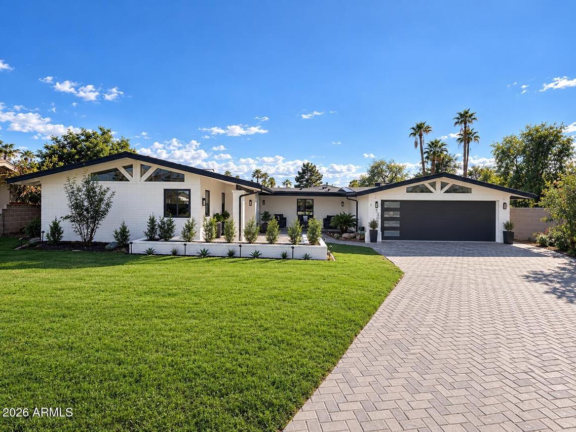 5301 E Mitchell Dr., Phoenix, AZ 85018