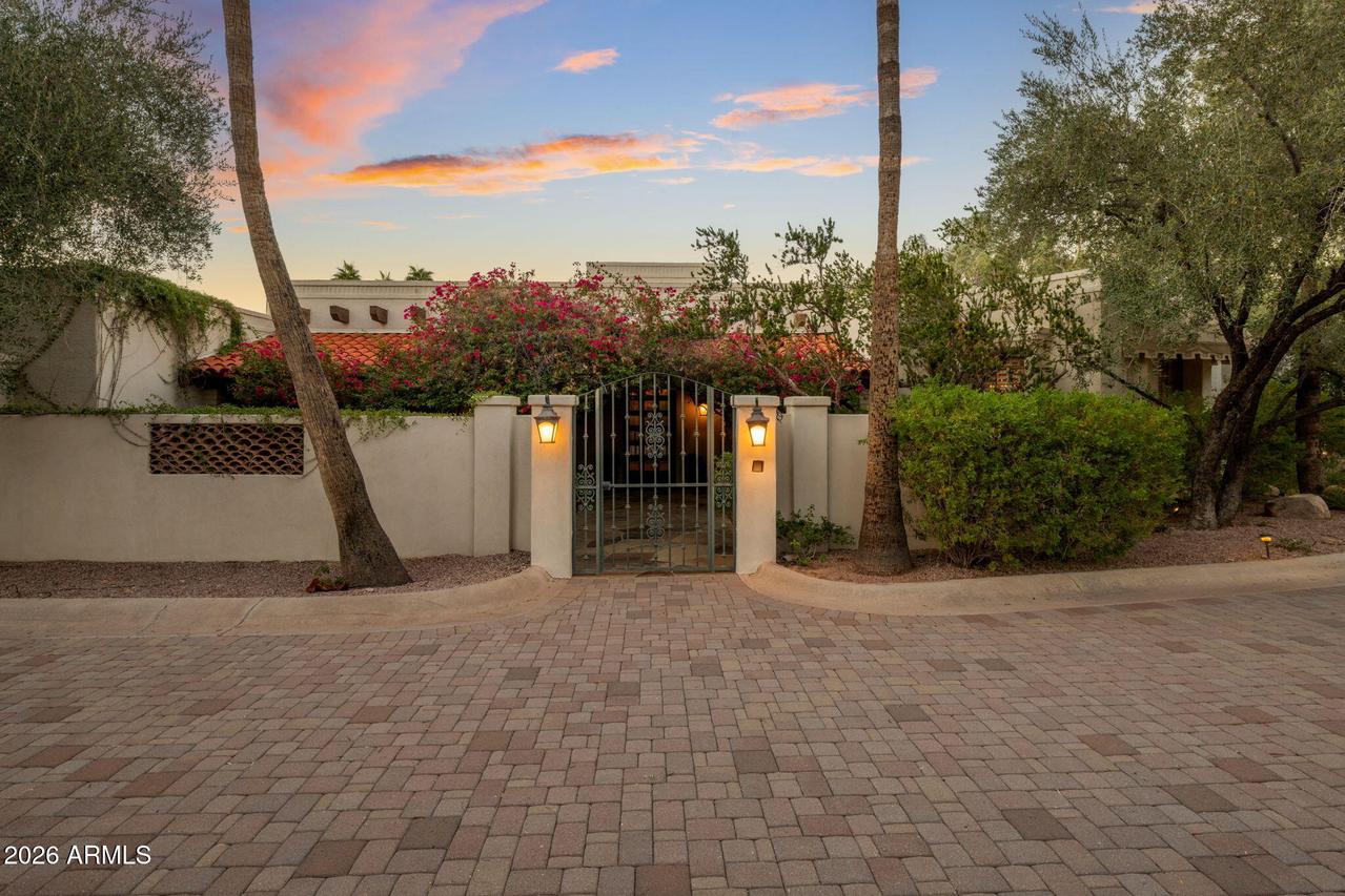5240 E Desert Vista Rd., Paradise Valley, AZ 85253