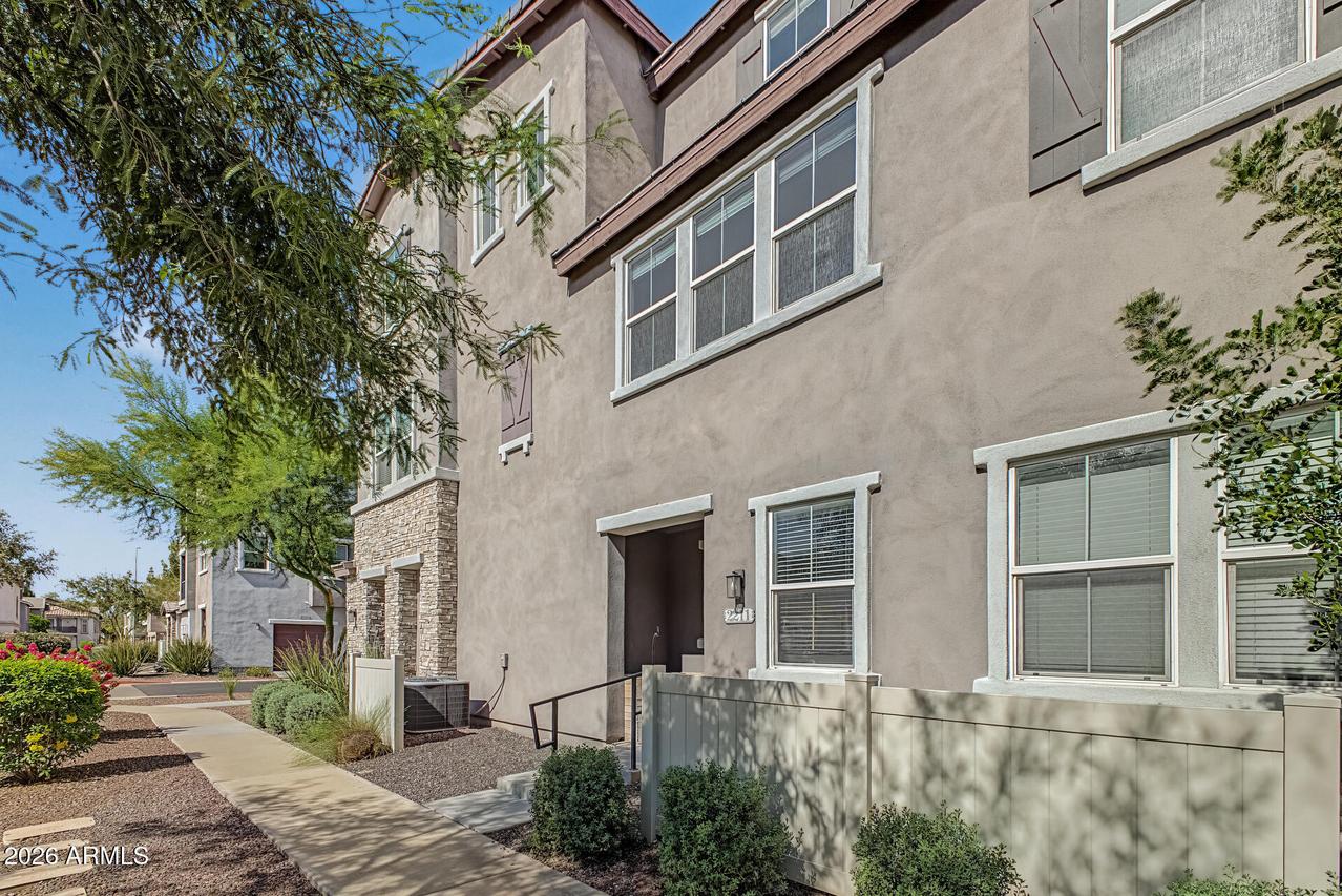 2211 E Hidalgo Ave., Phoenix, AZ 85040