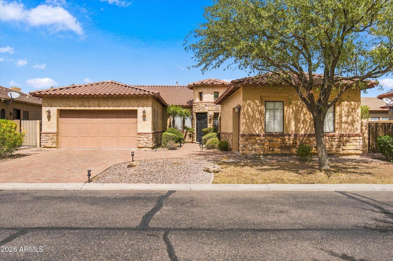 3212 E Constance Way, Phoenix, AZ 85042