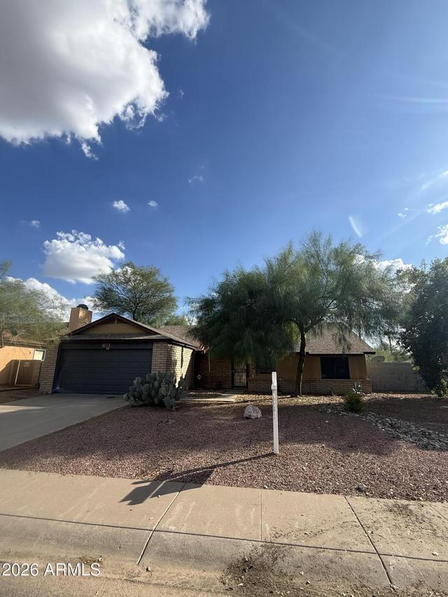 913 E Aire Libre Ave., Phoenix, AZ 85022