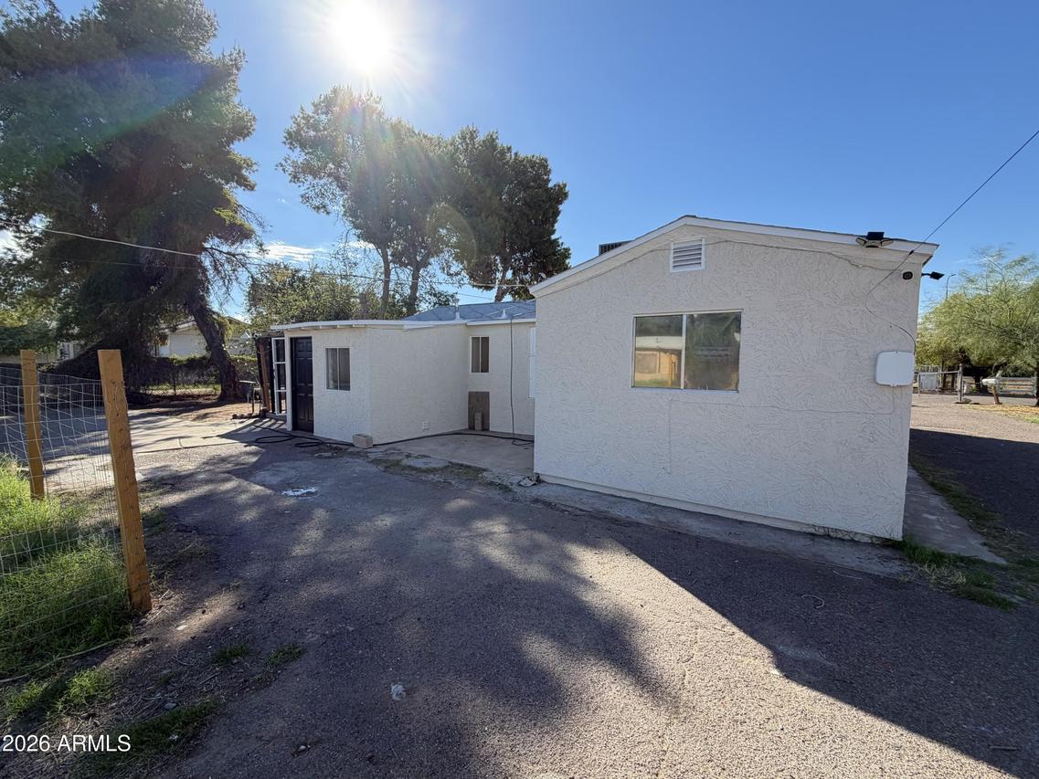 2230 W Morten Ave., Phoenix, AZ 85021
