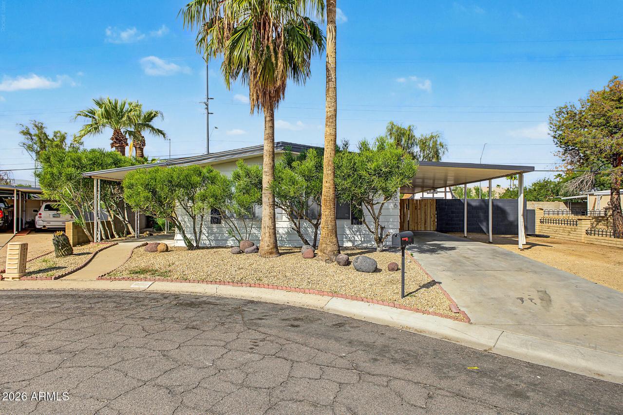 306 E Villa Theresa Dr., Phoenix, AZ 85022