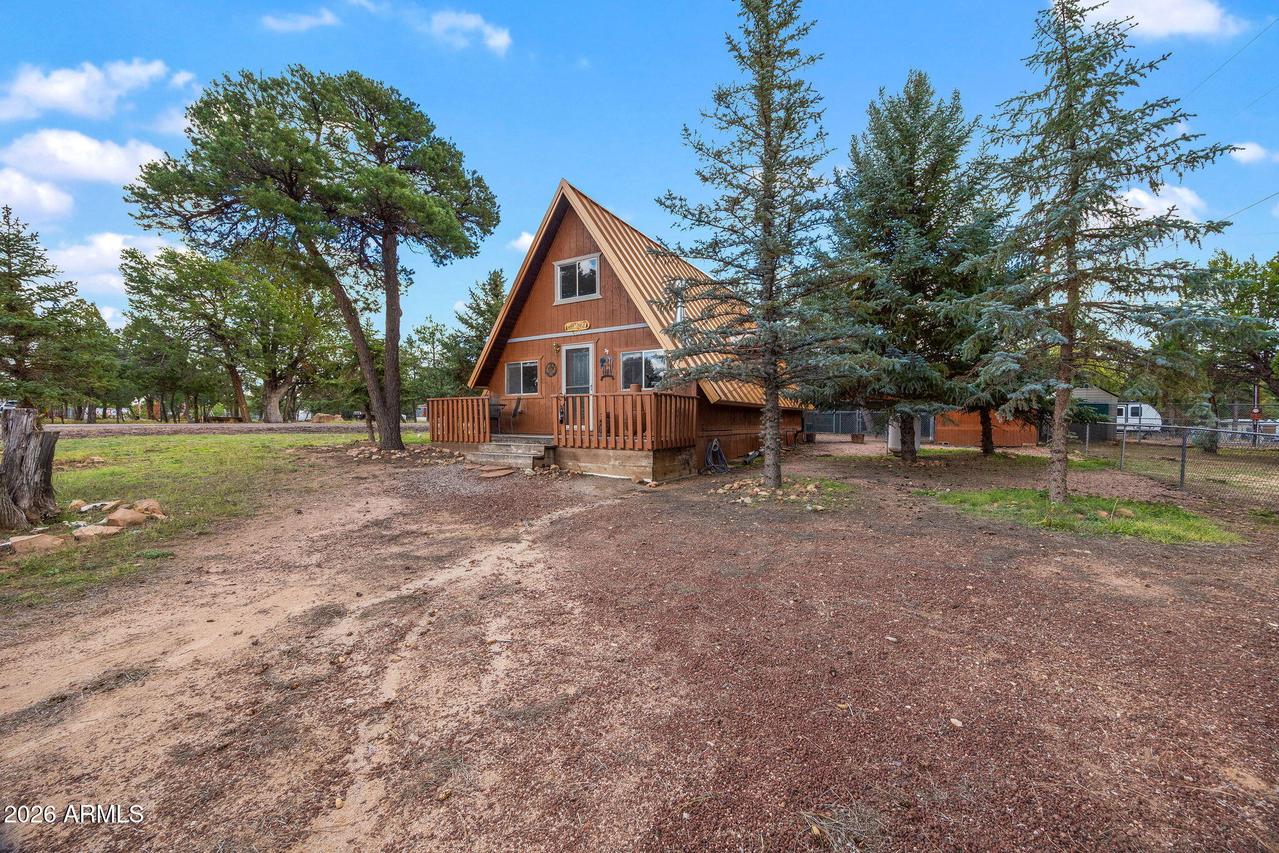 3377 Rim Lakes Dr., Overgaard, AZ 85933