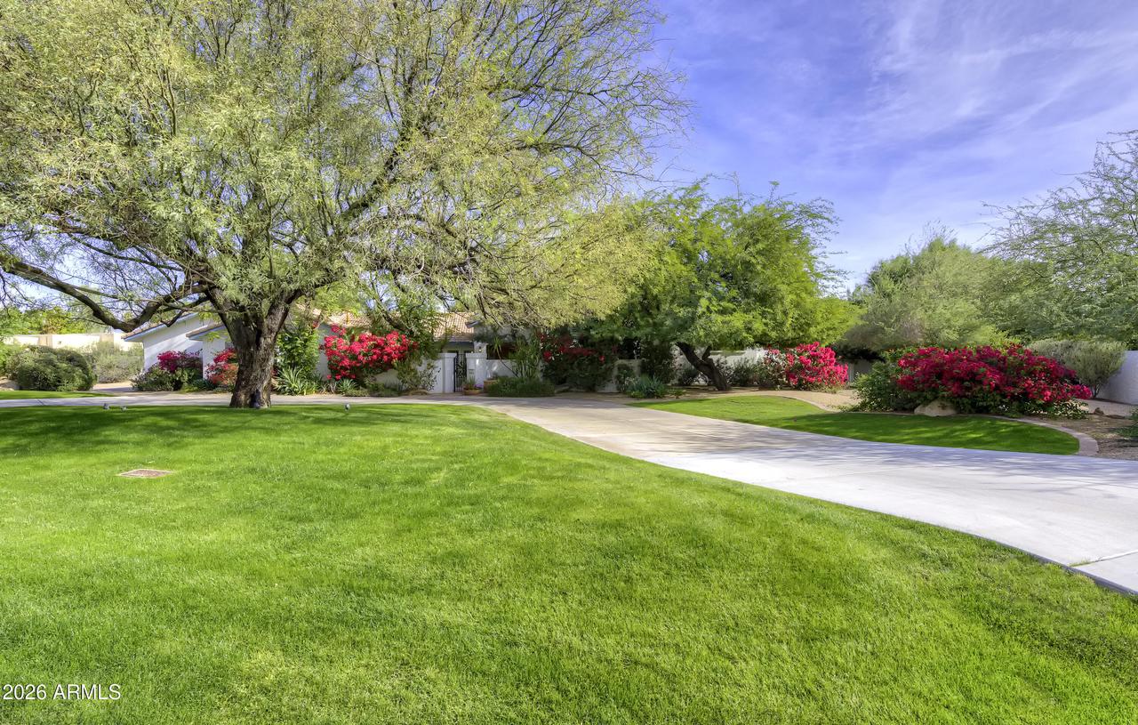 9825 N 51st Pl., Paradise Valley, AZ 85253