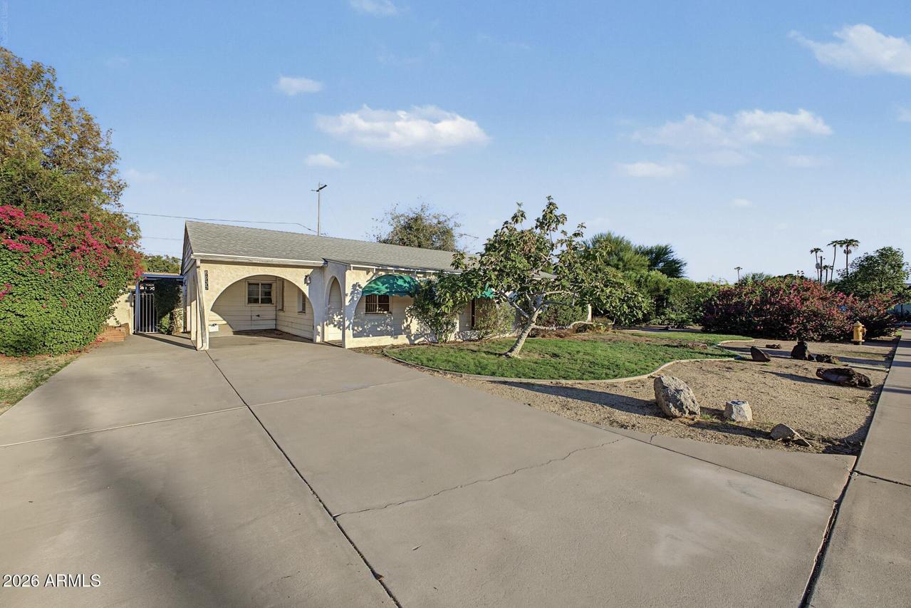 6033 N 8th St., Phoenix, AZ 85014