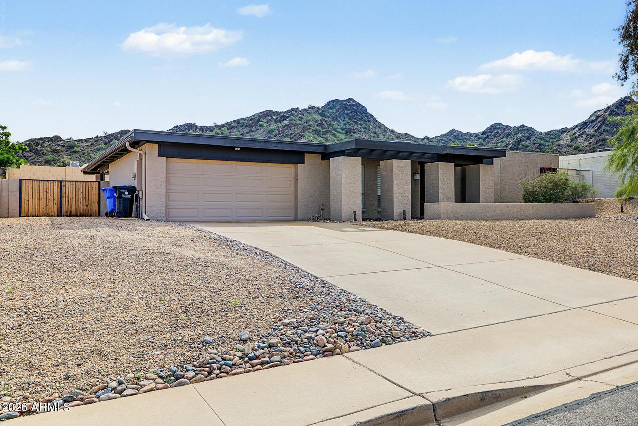 2261 E Shea Blvd., Phoenix, AZ 85028
