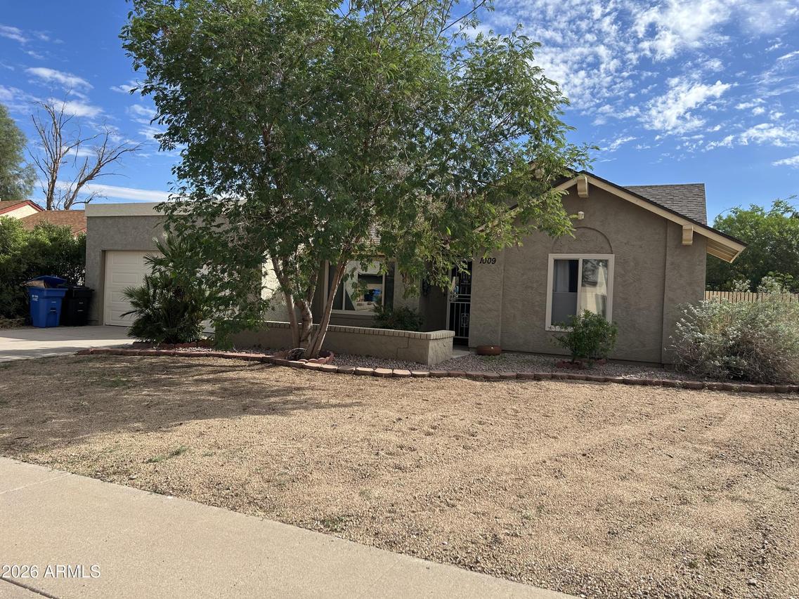 1009 W Ross Ave., Phoenix, AZ 85027