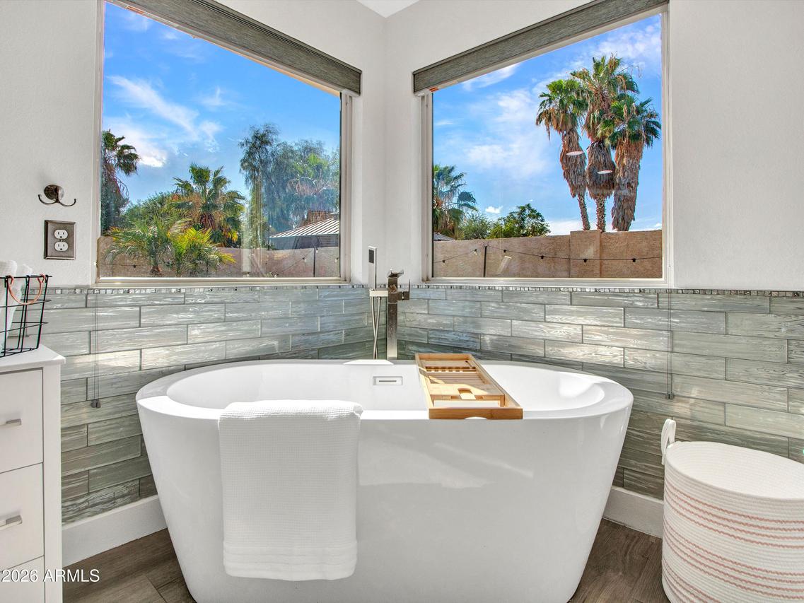 944 N Owl Cir., Gilbert, AZ 85234