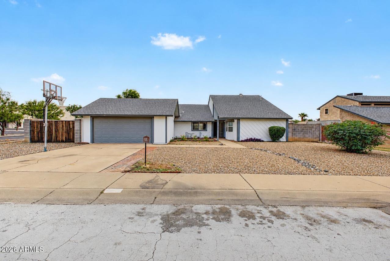 4401 W Gelding Dr., Glendale, AZ 85306