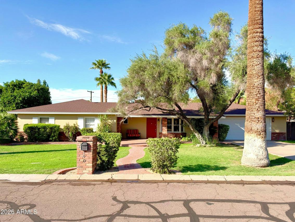140 W Harmont Dr., Phoenix, AZ 85021