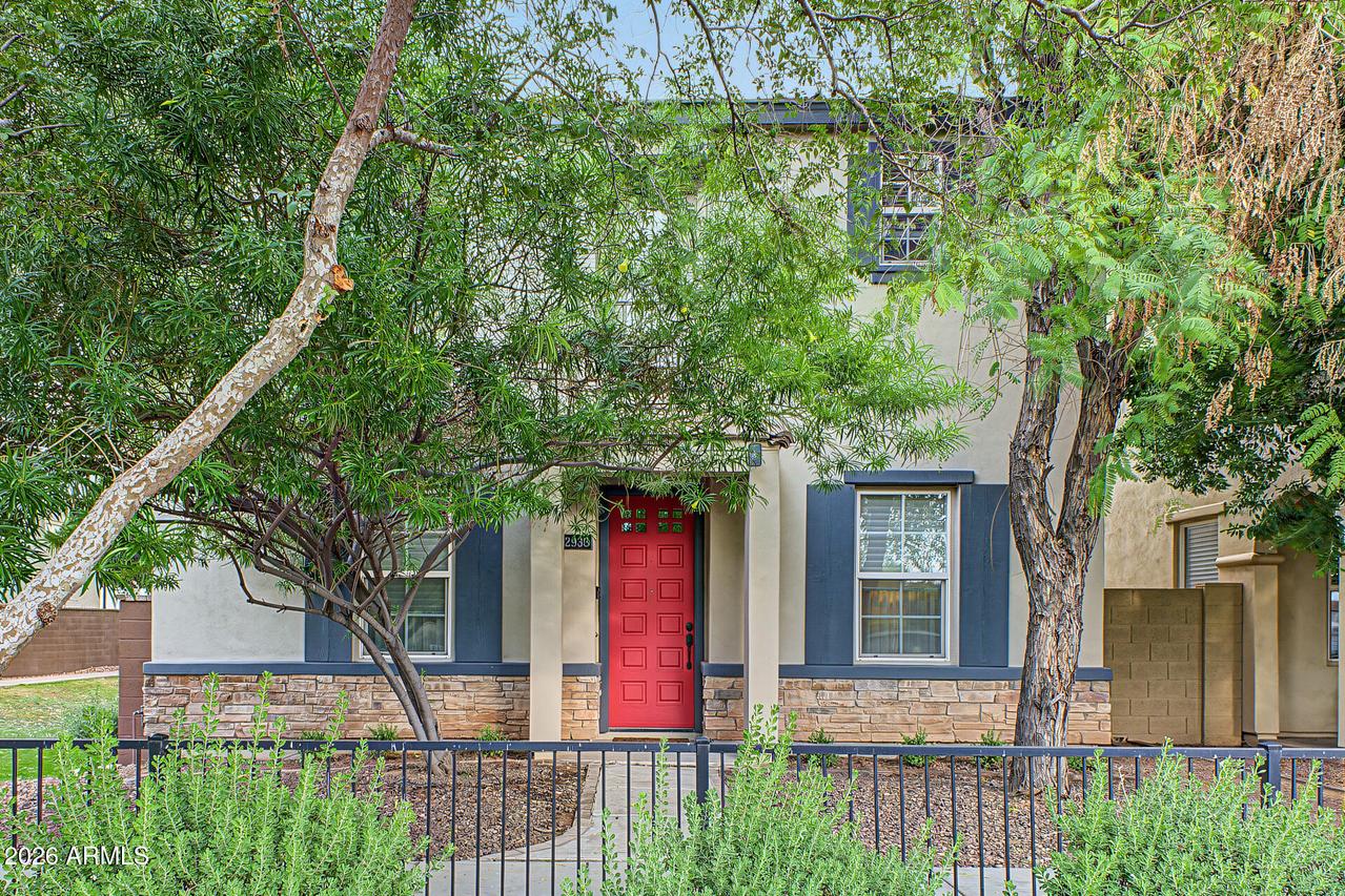 2933 N 48th St., Phoenix, AZ 85018