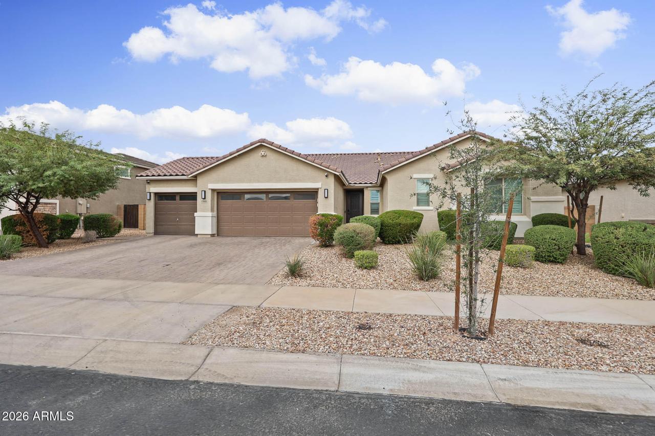 19000 W Mercer Ln., Surprise, AZ 85388