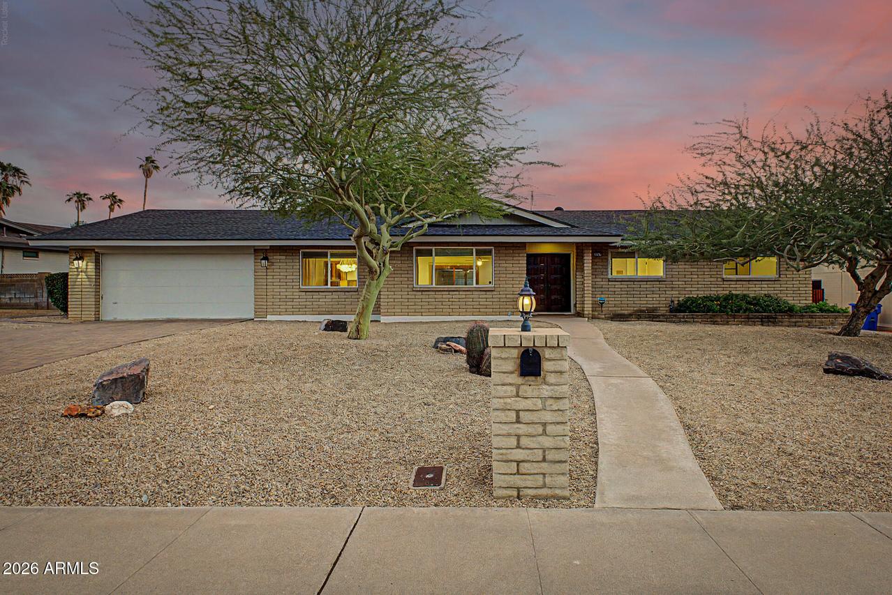 2247 E Lincoln Cir., Phoenix, AZ 85016