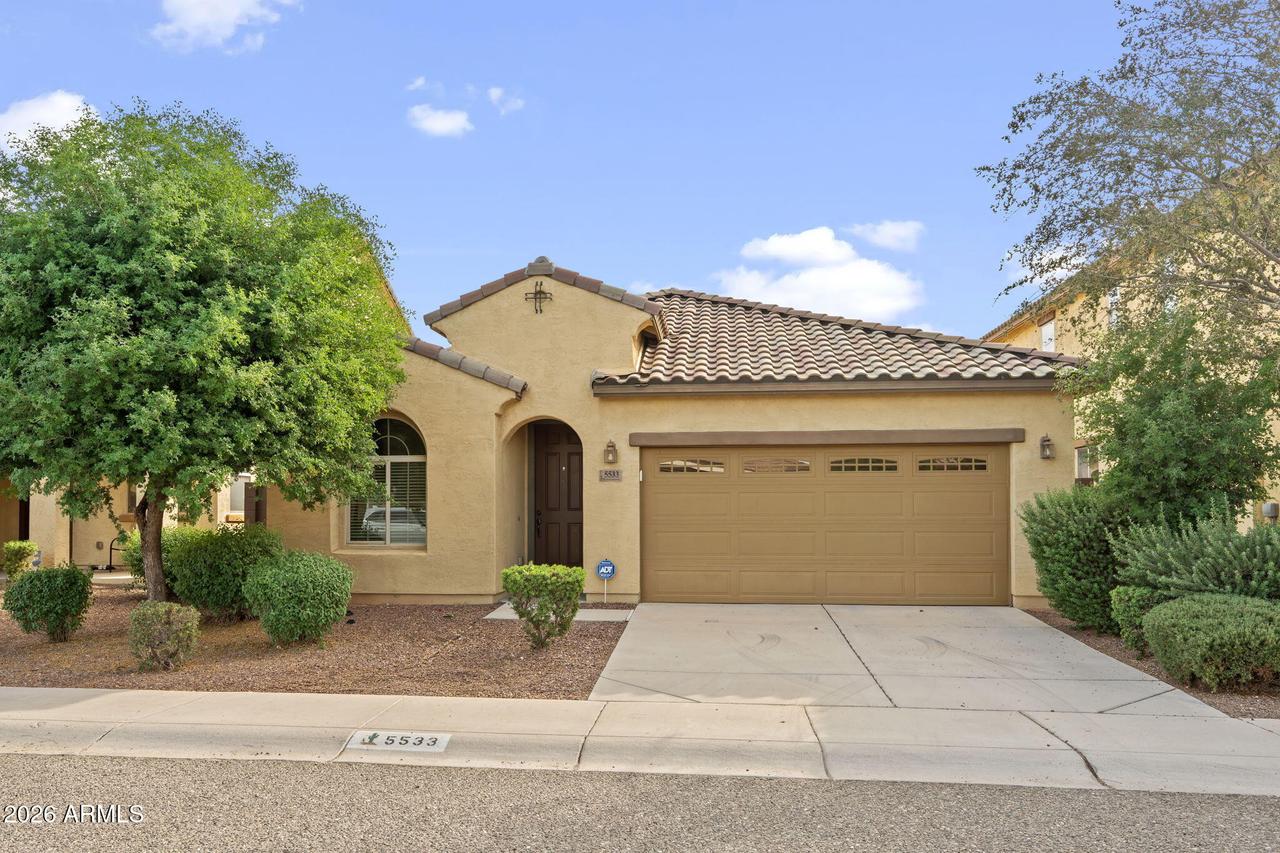 5533 W Desert Hollow Dr., Phoenix, AZ 85083