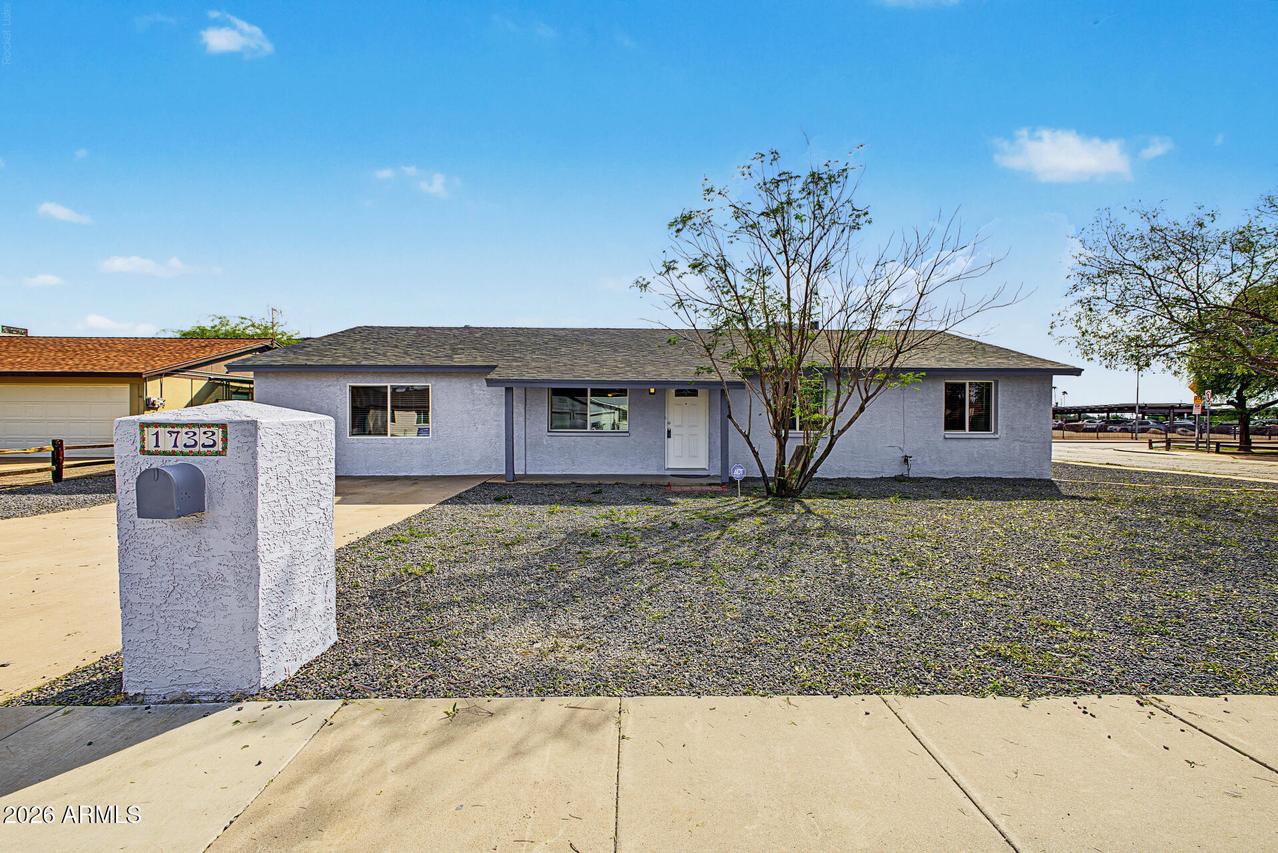1733 W Voltaire Ave., Phoenix, AZ 85029