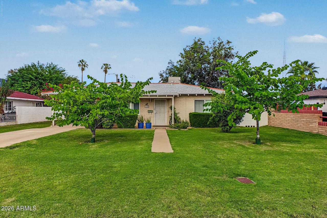 3528 E Sheridan St., Phoenix, AZ 85008