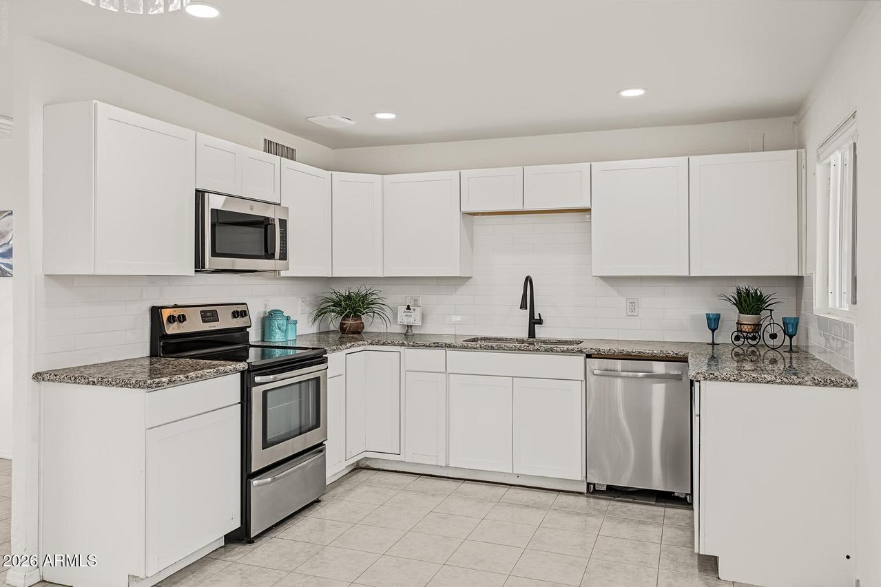 3311 N 37th Ave., Phoenix, AZ 85019