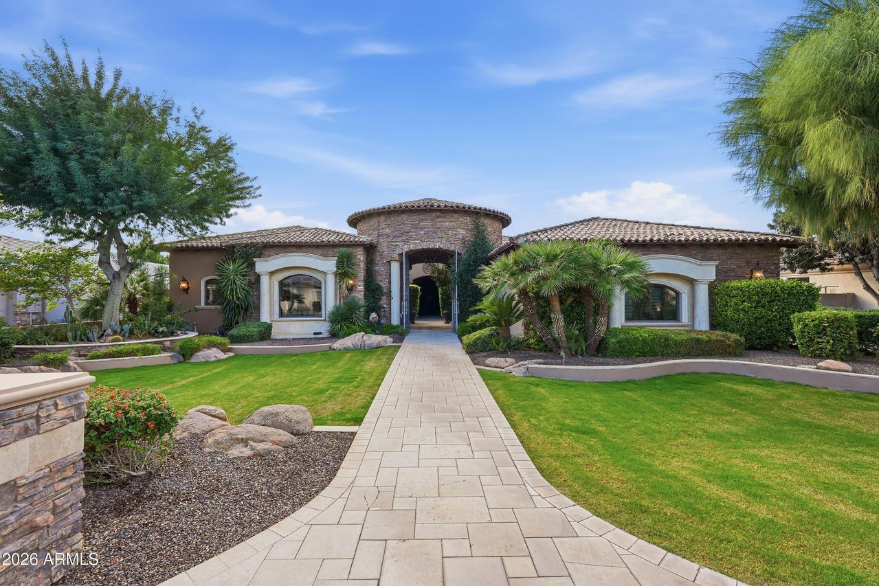 310 N Portland Ave., Gilbert, AZ 85234