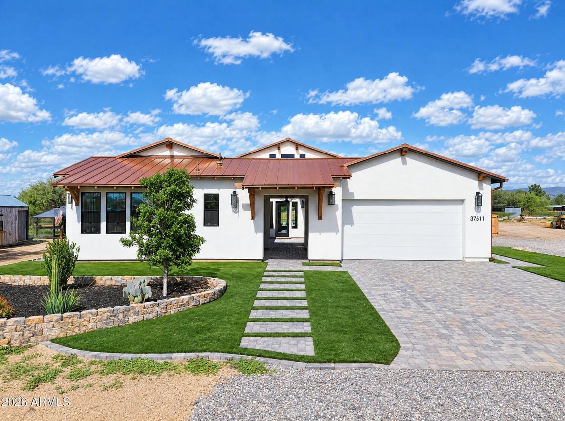 37511 N 11th Ave., Phoenix, AZ 85086