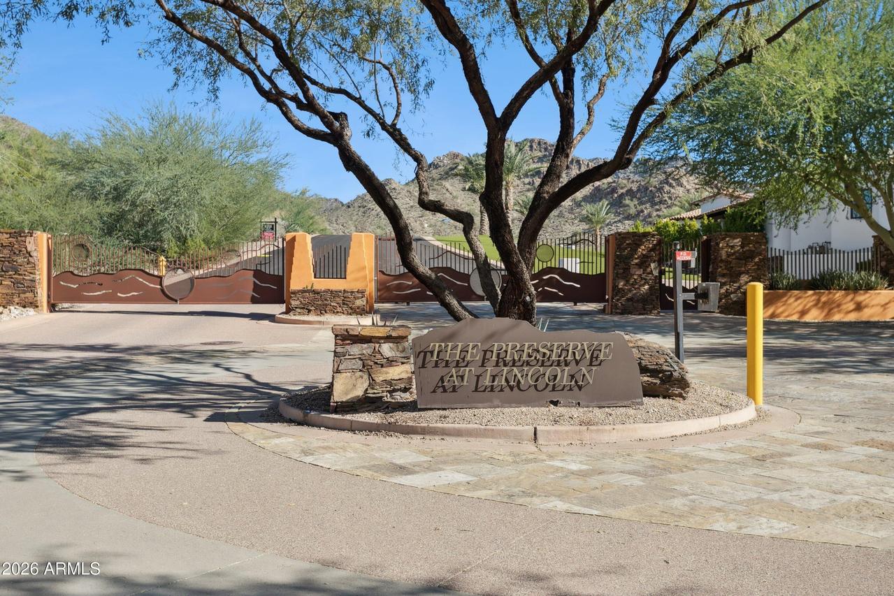 3304 E Stella Ln. #4, Paradise Valley, AZ 85253