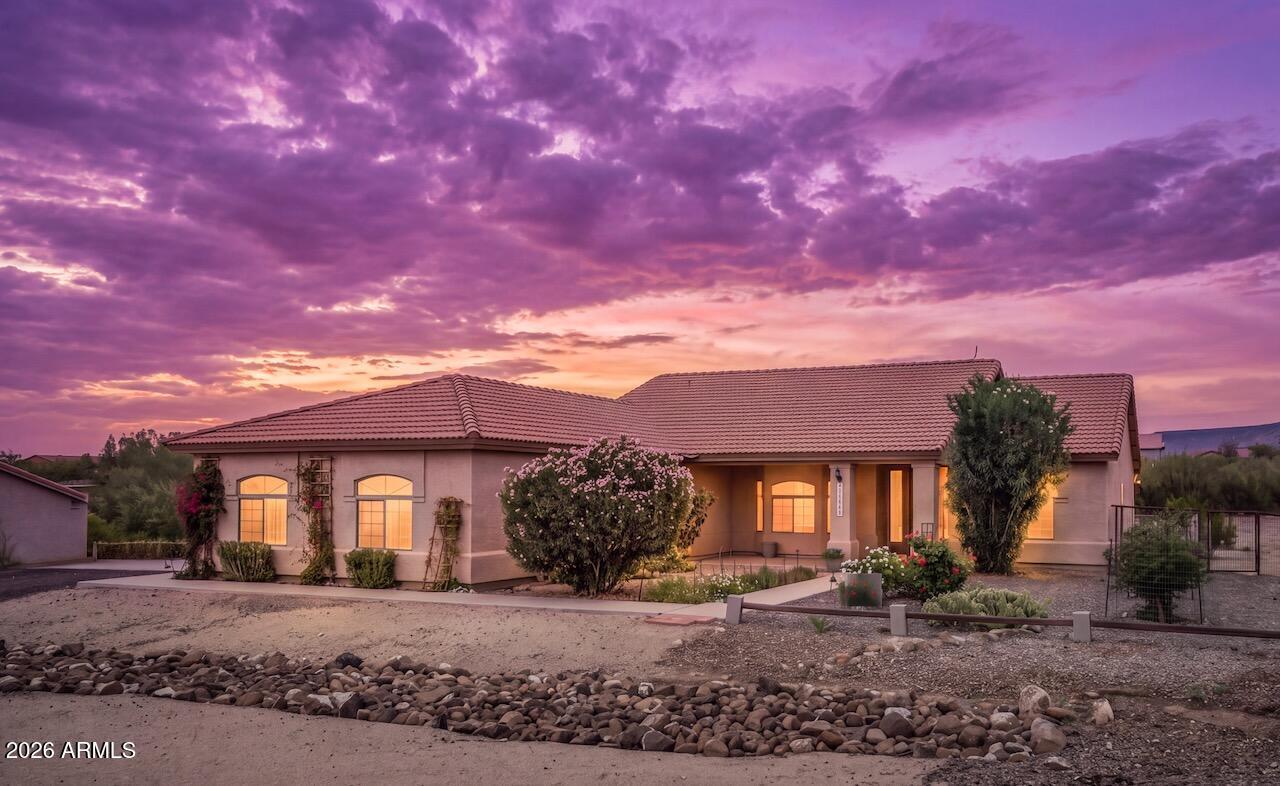 44614 N 20th St., New River, AZ 85087