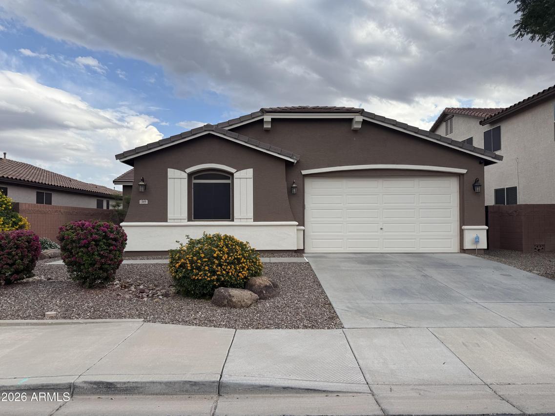 369 W Leatherwood Ave., San Tan Valley, AZ 85140