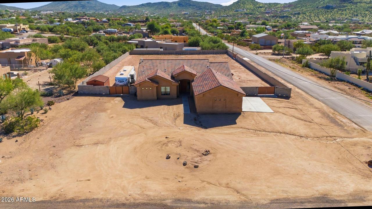 1207 E Gaffney Rd., New River, AZ 85087