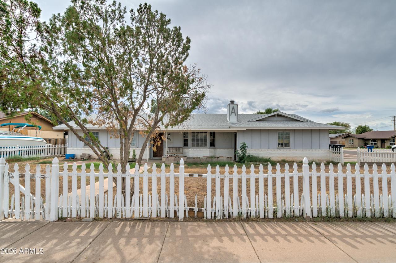 621 E Kenwood St., Mesa, AZ 85203