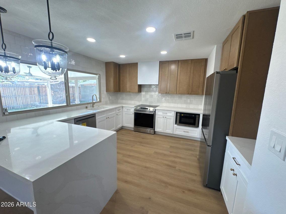 10820 N 36th St., Phoenix, AZ 85028