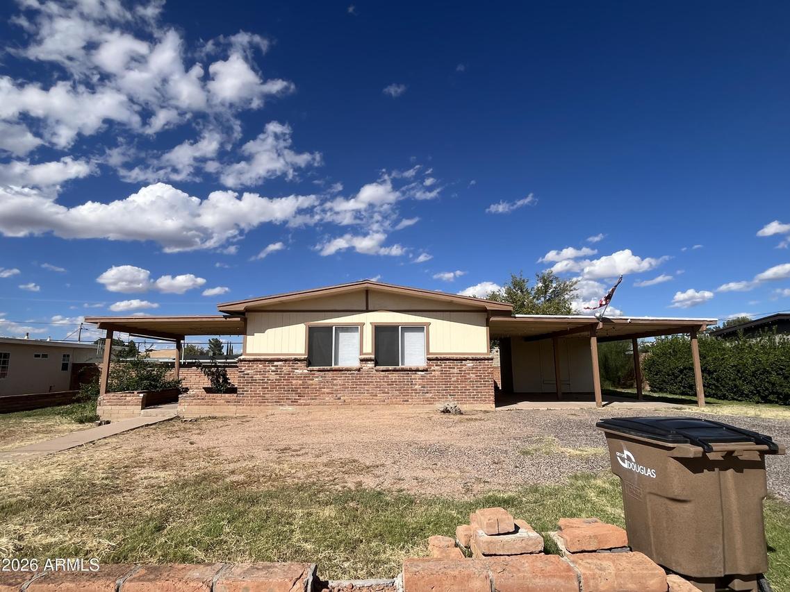 2310 E 10th St., Douglas, AZ 85607