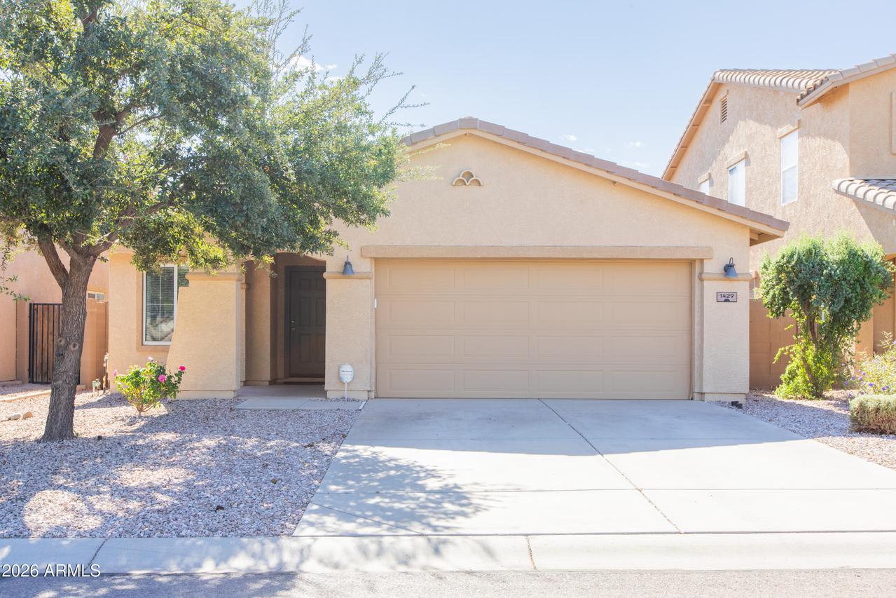 1429 E Desert Holly Dr., San Tan Valley, AZ 85143