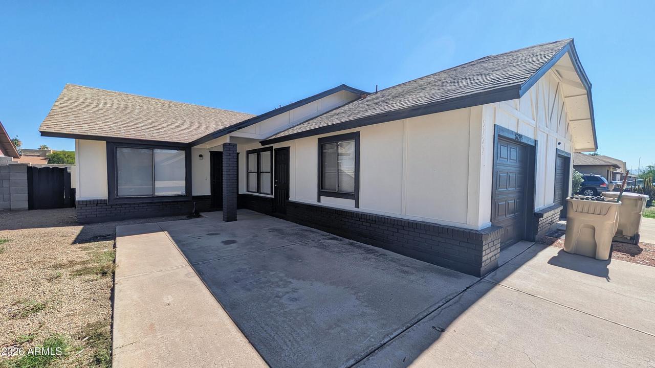 5729 N 68th Ave., Glendale, AZ 85303