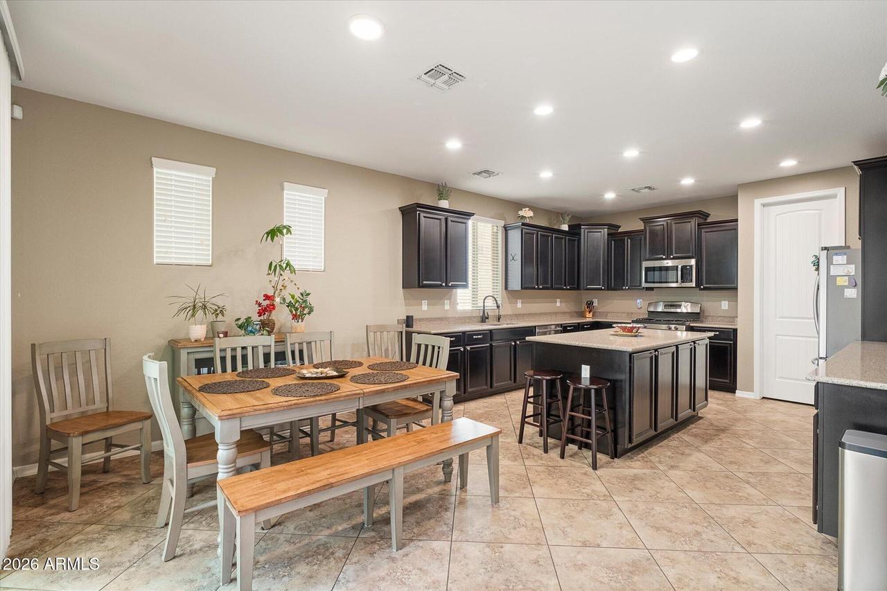 3664 E Gideon Way, Gilbert, AZ 85296