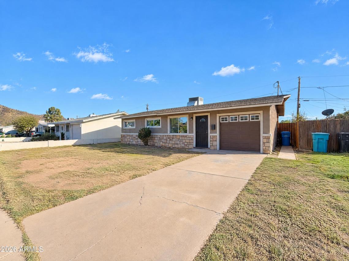 2221 W Altadena Ave., Phoenix, AZ 85029
