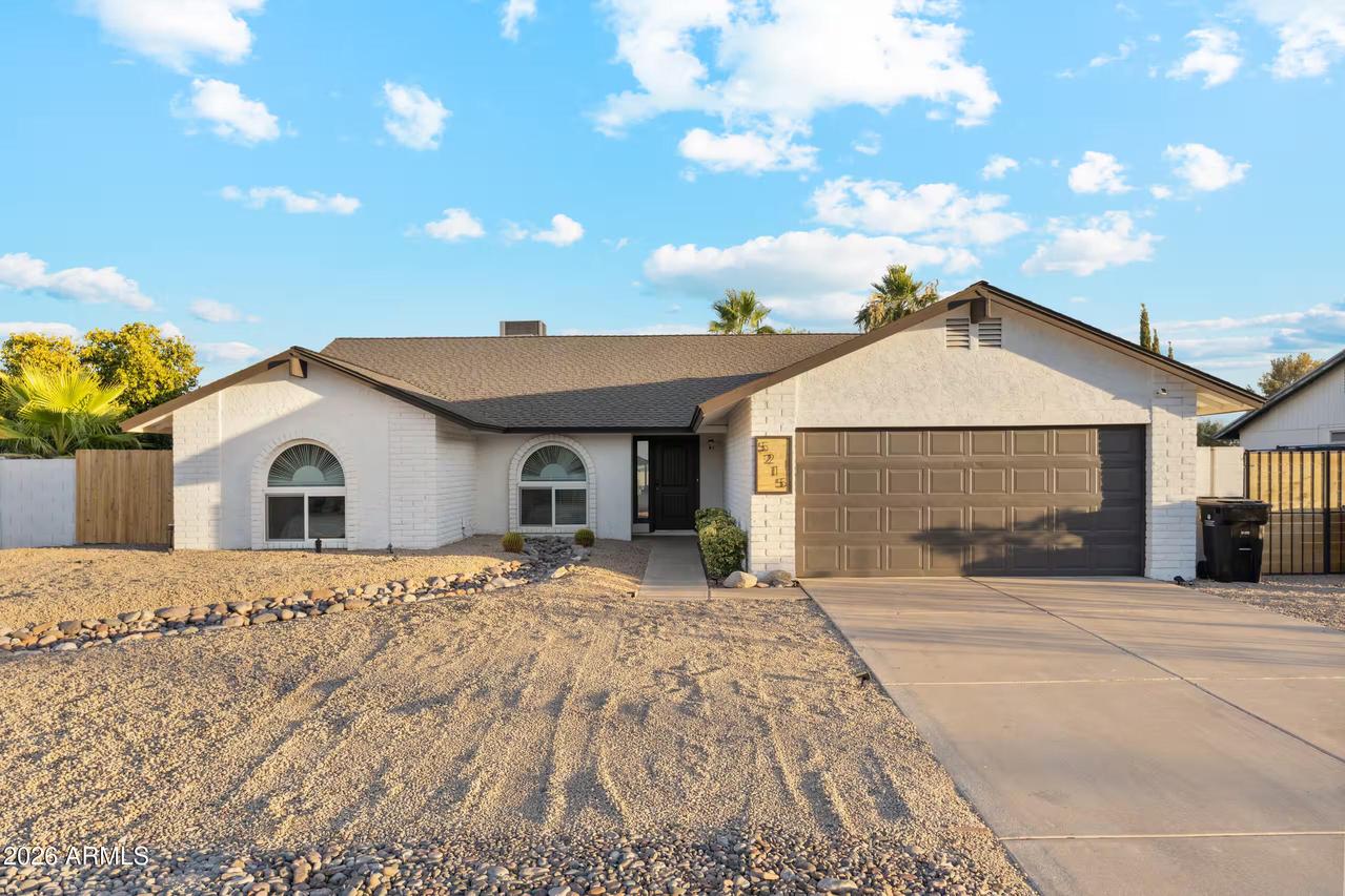 5215 E Tierra Buena Ln., Scottsdale, AZ 85254