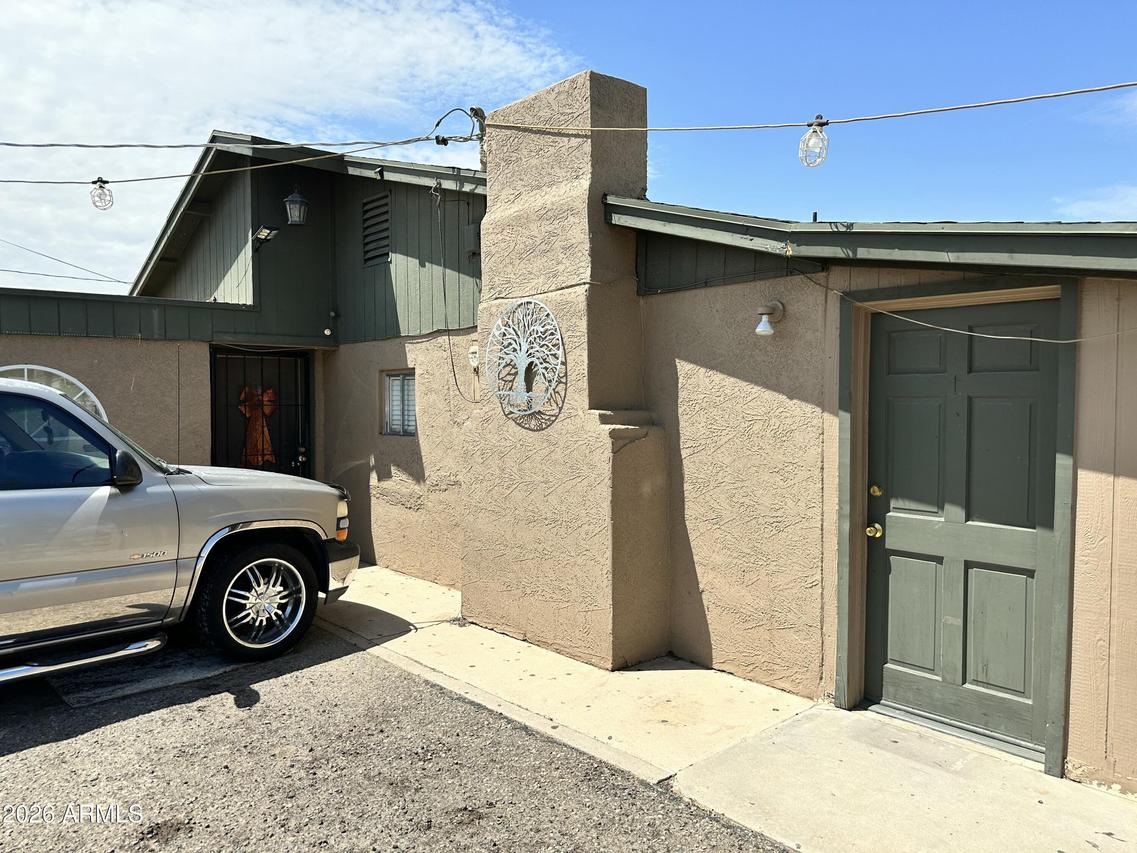 6042 S 10th St., Phoenix, AZ 85042
