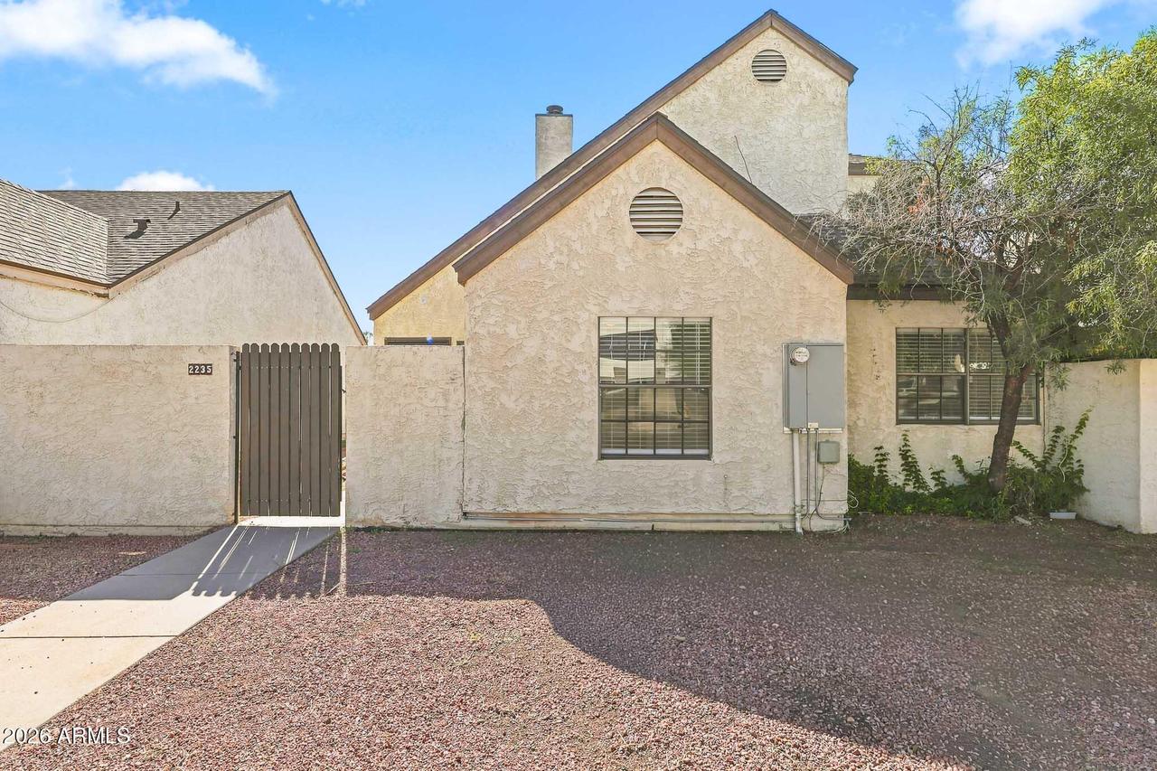 2235 W Rose Garden Ln., Phoenix, AZ 85027