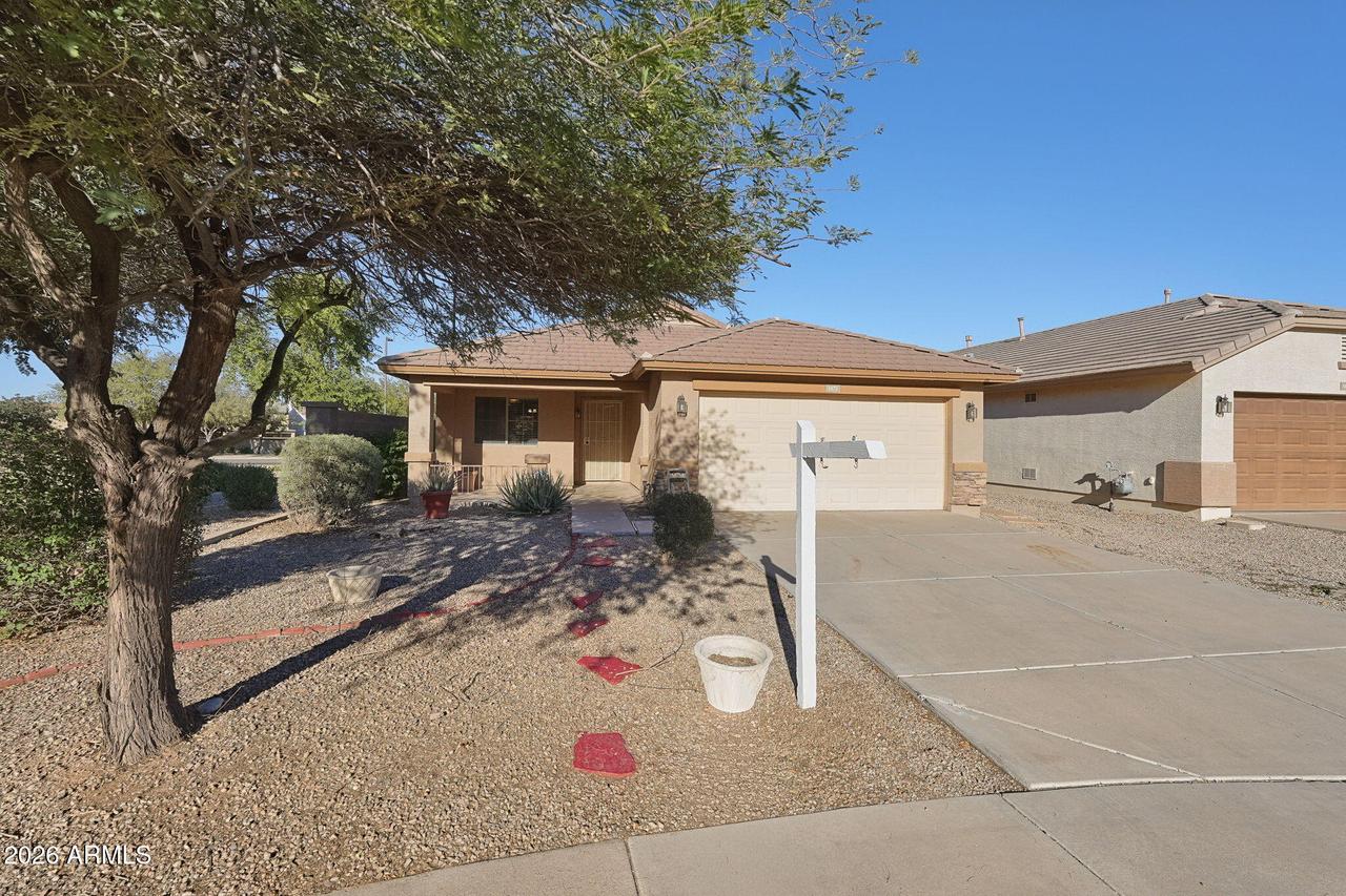 1872 W Desert Canyon Dr., San Tan Valley, AZ 85144